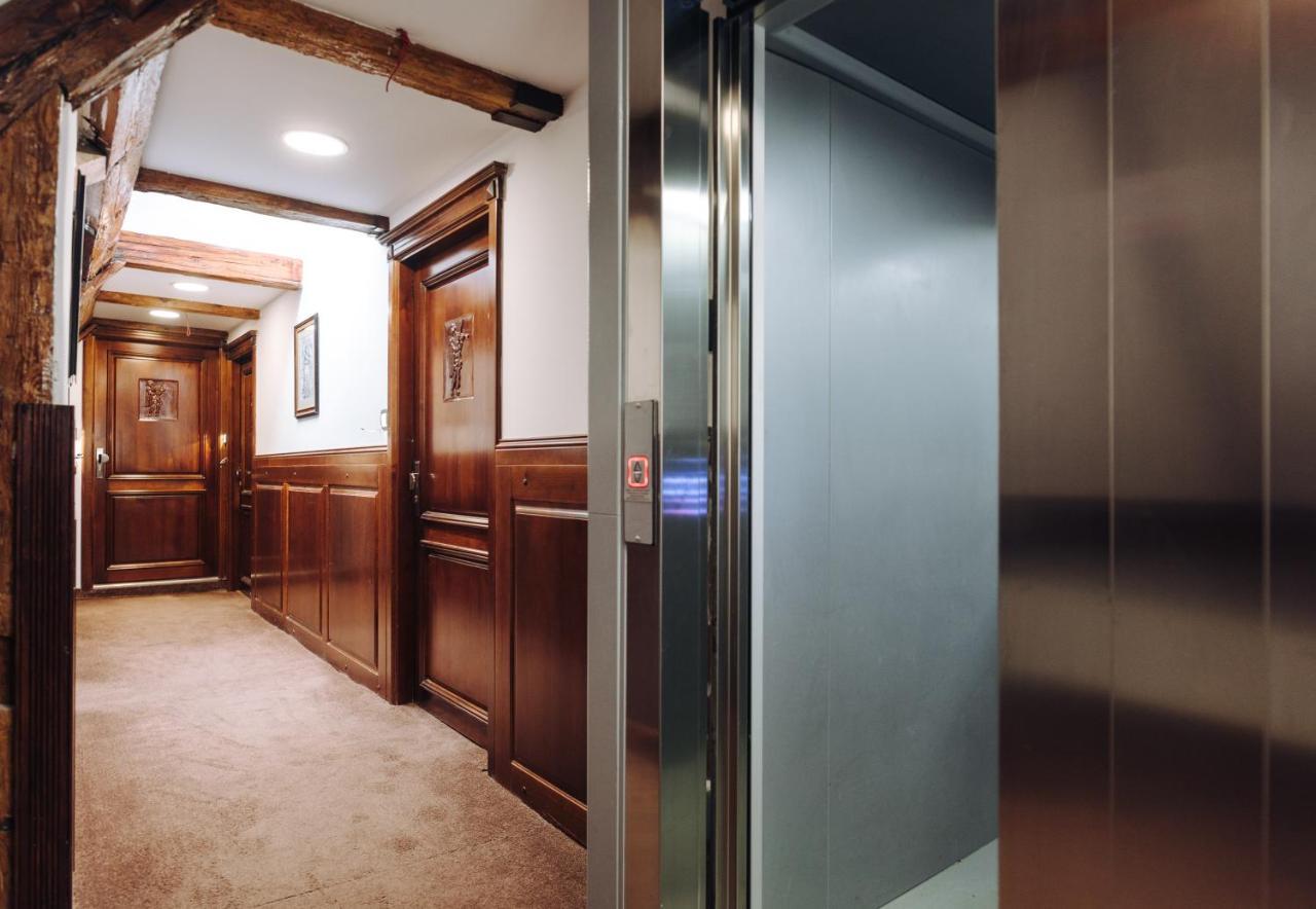 Hotel Legenda Stary Toruń エクステリア 写真
